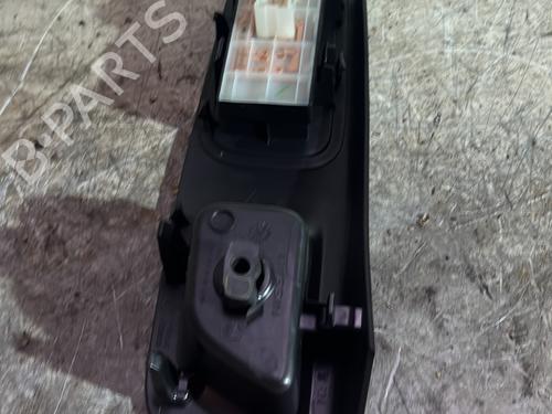 right-front-window-switch-nissan-micra-v-k14-10-254114ce0a-2016-22653204 main image