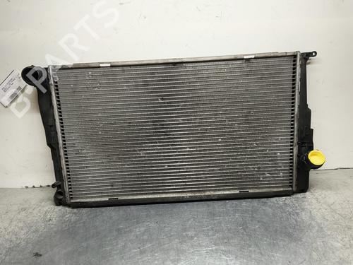 Used Water radiator BMW 1 (E87) 118 d (122 hp) 30646840