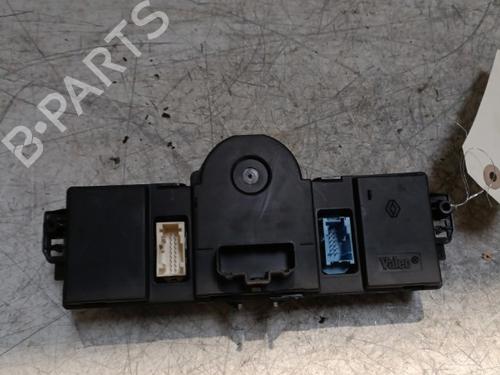 Used Climate control Climate control RENAULT MODUS / GRAND MODUS (F/JP0_) 1.5 dCi (FP0F, JP0F) (86 hp) 21720692 21720692