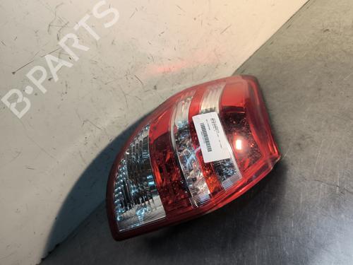 Venstre baglygte TOYOTA RAV 4 III (_A3_) 2.2 D 4WD (ALA30_, ALA30R) (136 hp) 30552529