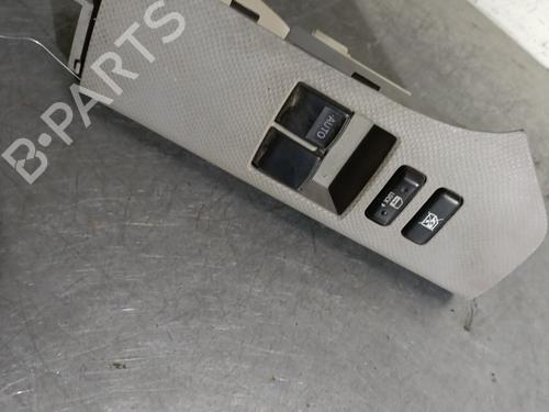 Used Left front window switch TOYOTA YARIS (_P9_) 1.4 D-4D (NLP90_, NLP90R) (90 hp) 29330560