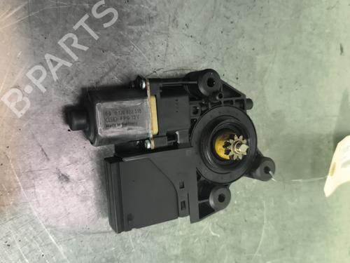 Vindusheismotor høyre bak RENAULT SCÉNIC III (JZ0/1_) 1.5 dCi (86 hp) 30110238