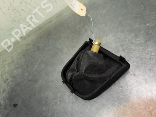 Used Shift knob Shift knob VW UP! (121, 122, BL1, BL2, BL3, 123) 1.0 TSI (90 hp) 30829885 30829885