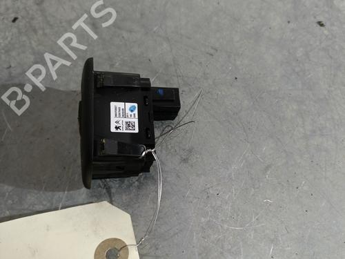 Used Right rear window switch Right rear window switch CITROËN C3 II (SC_) 1.4 VTi 95 (95 hp) 26893760 26893760