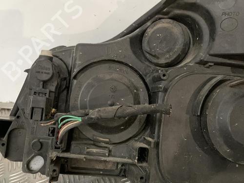 Used Right headlight Right headlight RENAULT ESPACE IV (JK0/1_) 2.2 dCi (JK0H) (150 hp) 25274684 25274684