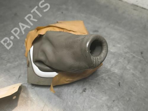 Used Shift knob Shift knob RENAULT CLIO III (BR0/1, CR0/1) 1.5 dCi (BR17, CR17) (86 hp) 32995873 32995873