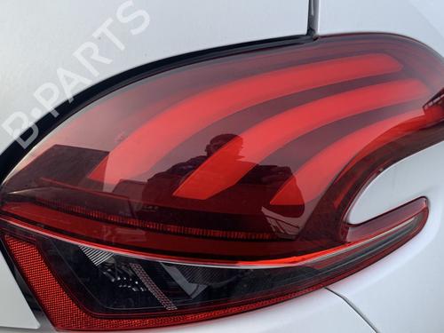 Højre baglygte PEUGEOT 208 I (CA_, CC_) 1.2 THP 110 (110 hp) 23968138