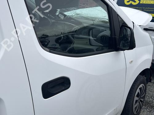 right-front-door-nissan-nv200-van-2010-32302043 main image