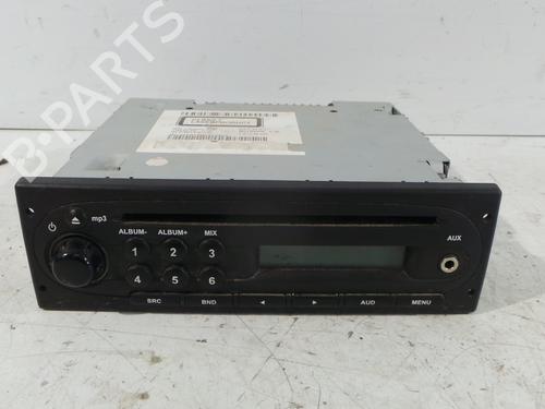 Used Radio DACIA DUSTER (HS_) 1.5 dCi 4x4 (HSMC, HSMD) (110 hp) 30106947