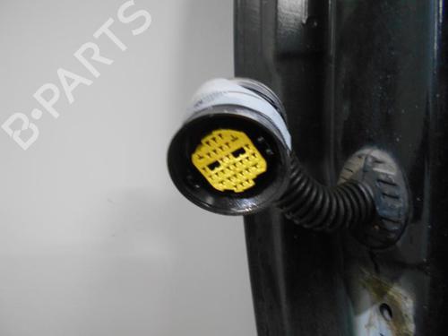 Used Right front door Right front door 22539585 22539585