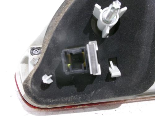 left-tailgate-light-peugeot-2008-i-cu_-2013-27214218 main image