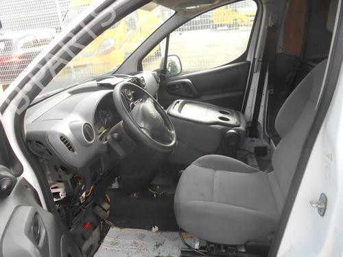 Left headlight PEUGEOT PARTNER Box Body/MPV 1.6 HDi | BP30484756C28 