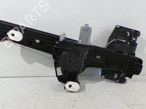Rudehejsemekanisme venstre bagtil PEUGEOT 208 II (UB_, UP_, UW_, UJ_) 1.5 BlueHDI 100 (102 hp) 30546536