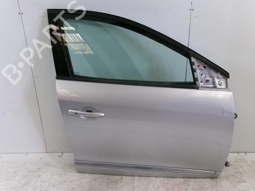Right front door RENAULT MEGANE III Hatchback (BZ0/1_, B3_) 2.0 dCi (BZ0L) 801006560R
