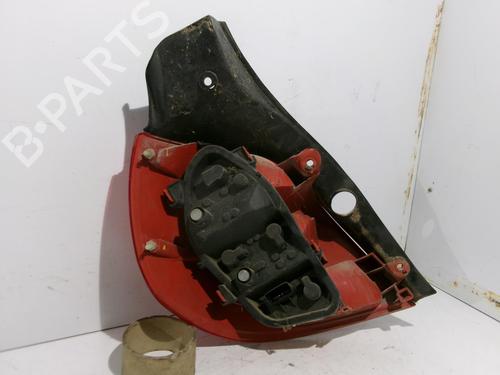 Høyre baklys Høyre baklys RENAULT CLIO III (BR0/1, CR0/1) 1.5 dCi (C/BR0G, C/BR1G) (68 hp) 22328016 22328016