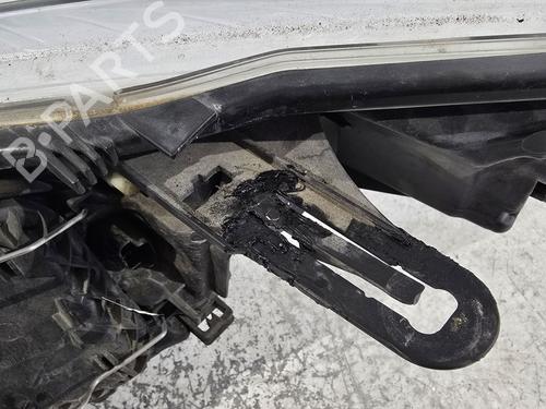 Used Right headlight Right headlight RENAULT MEGANE III Hatchback (BZ0/1_, B3_) 1.5 dCi (BZ09, BZ0D, BZ1W, BZ29, BZ14) (110 hp) 33000837 33000837