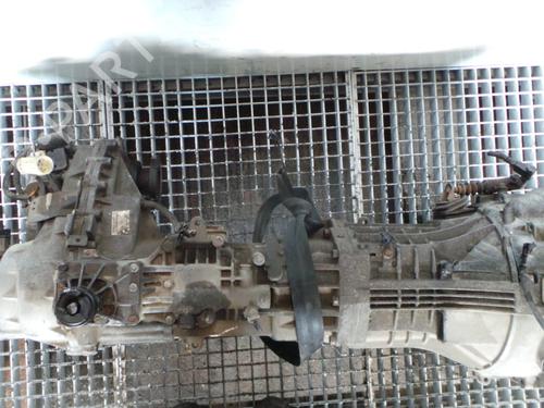 Used Gearbox Gearbox KIA SORENTO I (JC) 2.5 CRDi 4WD (140 hp) 30565655 30565655
