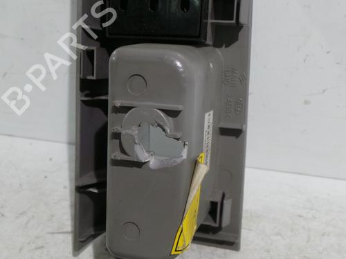 Left front window switch KIA SORENTO I (JC) 2.5 CRDi 4WD | BP30478987I27
