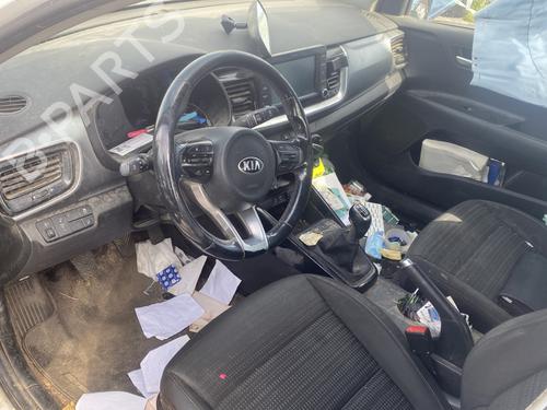 Left front fog light KIA STONIC (YB) 1.0 T-GDi | BP30593030C30 - Image 6