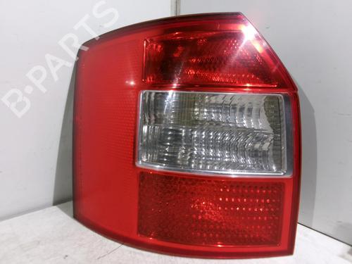 Venstre baglygte AUDI A4 B6 Avant (8E5) 1.9 TDI (130 hp) 22328667