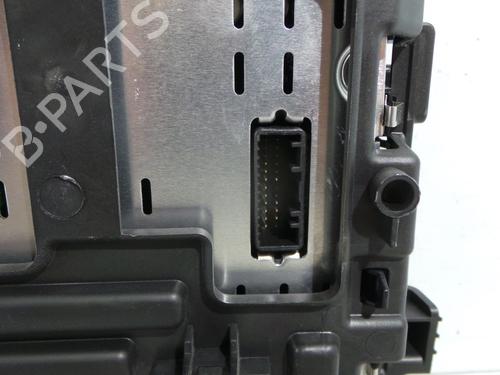 display-monitor-renault-megane-iv-hatchback-b9amn_-2015-37866422 main image