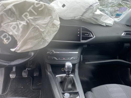 Rear parcel shelf PEUGEOT 208 II (UB_, UP_, UW_, UJ_) e-208 | BP32143907C85 