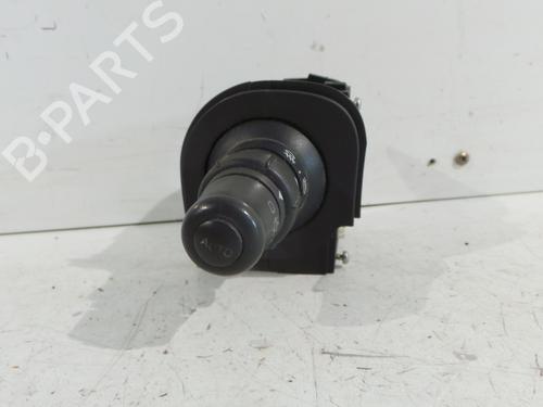 Used Switch Switch RENAULT SCÉNIC II (JM0/1_) 2.0 dCi (JM1K) (150 hp) 30082427 30082427