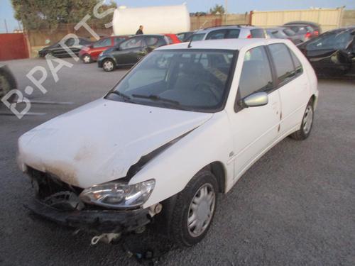 Right taillight PEUGEOT 306 Hatchback (7A, 7C, N3, N5) 1.9 D | BP22323736C35 
