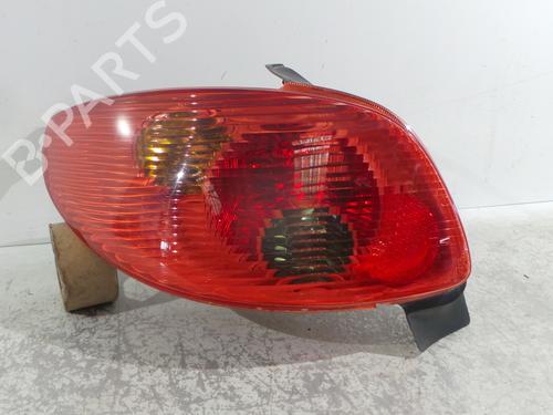 Feu arrière gauche Feu arrière gauche PEUGEOT 206 Hatchback (2A/C) [1998-2012] 36371378 36371378