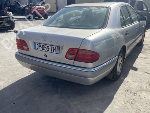 Right taillight MERCEDES-BENZ E-CLASS (W210) E 220 D (210.004) | BP22325031C35 