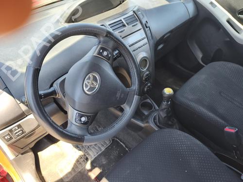 Brugte TOYOTA YARIS (_P9_)  1.4 D-4D (NLP90_, NLP90R)  4917148