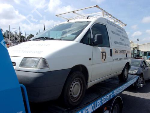 Left headlight PEUGEOT EXPERT Van (222) 1.9 D 70 | BP22539324C28 