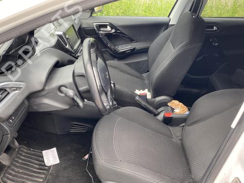 Dashboard PEUGEOT 208 I (CA_, CC_) 1.6 HDi / BlueHDi 75 | BP29607420C46 
