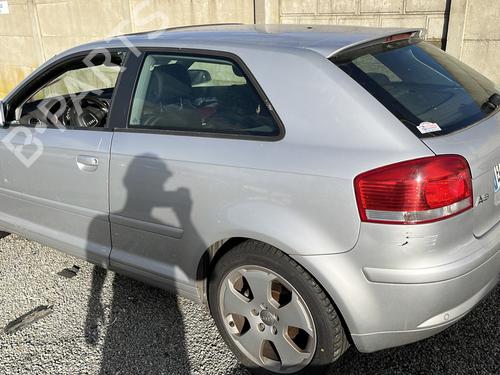 Peças AUDI A3 (8P1) 4738379