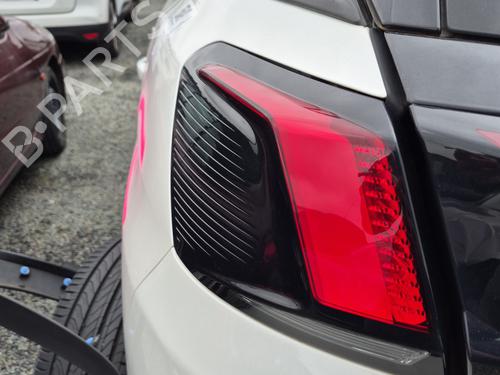 Used Left taillight PEUGEOT 3008 II SUV (MC_, MR_, MJ_, M4_) 1.5 BlueHDi 130 (131 hp) 31601631
