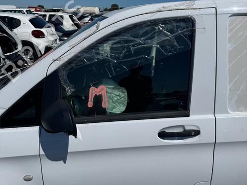 left-front-door-mercedes-benz-vito-van-w447-2014-35990388 main image