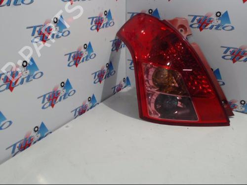 Venstre baglygte SUZUKI SWIFT III (MZ, EZ) 1.3 DDiS (RS413D) (75 hp) 22329202