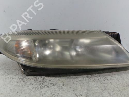 Used Right headlight RENAULT LAGUNA II (BG0/1_) 1.9 dCi (107 hp) 31048057