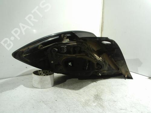 Right taillight OPEL ASTRA H GTC (A04) 1.9 CDTi 16V (L08) | BP22327145C35 