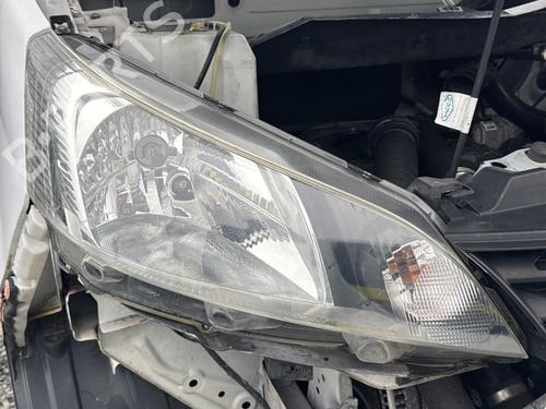 Used Right headlight Right headlight NISSAN NV200 Van 1.5 dCi 85 (M20, M20N, M20M) (86 hp) 32302039 32302039