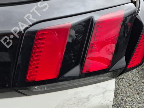 Used Right tailgate light PEUGEOT 3008 II SUV (MC_, MR_, MJ_, M4_) 1.5 BlueHDi 130 (131 hp) 31601629