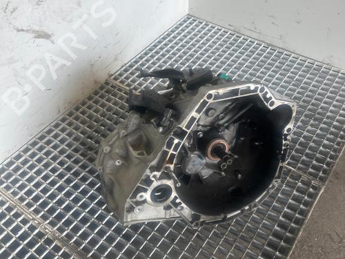 gearbox-renault-megane-iv-hatchback-b9amn_-2015-37529385 main image