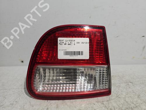 left-tailgate-light-seat-leon-1m1-1m694510701c-1999-2000-2001-2002-2003-2004-2005-2006-22330795 main image