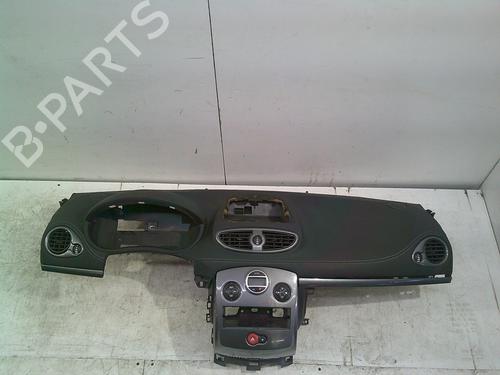 Used Dashboard RENAULT CLIO III (BR0/1, CR0/1) 1.5 dCi (88 hp) 31065787