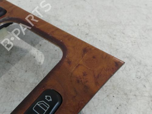 Used Switch Switch MERCEDES-BENZ E-CLASS (W210) E 220 CDI (210.006) (143 hp) 22766473 22766473