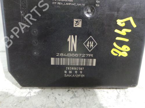 Used Fuse box Fuse box 38327368 38327368