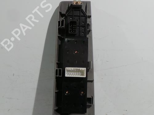 Left front window switch KIA SORENTO I (JC) 2.5 CRDi 4WD | BP30478987I27