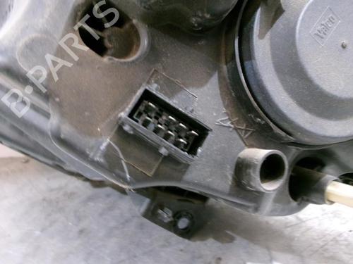 Used Right headlight Right headlight PEUGEOT 1007 (KM_) 1.4 HDi (68 hp) 22323533 22323533