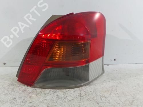 Used Right taillight TOYOTA YARIS (_P9_) 1.4 D-4D (NLP90_, NLP90R) (90 hp) 31054047