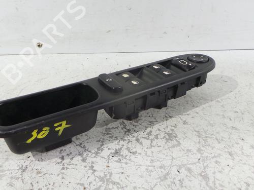 Used Left front window switch Left front window switch PEUGEOT 307 Break (3E) 1.6 HDi 110 (109 hp) 31586508 31586508